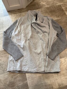Zenergy by Chico's Light Gray Knit Hoodie